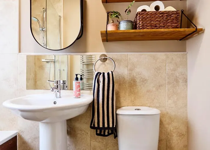 Family In Chapel Allerton Area - Peaceful Street, Free Parking * Leeds (West Yorkshire)