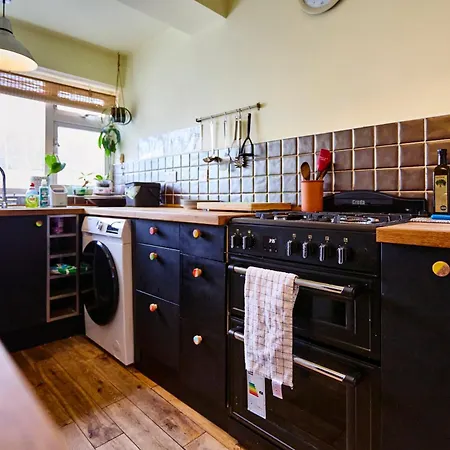 Peaceful In Chapel Allerton Area - Quiet Street, Free Parking Vakantiehuis