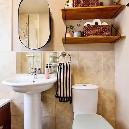 Cosy In Chapel Allerton Area - Peaceful Street, Free Parking * 利兹