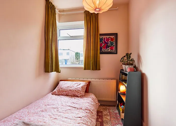 Family In Chapel Allerton Area - Peaceful Street, Free Parking Leeds (West Yorkshire)