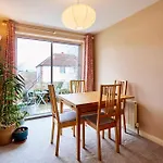 Family In Chapel Allerton Area - Peaceful Street, Free Parking * Leeds