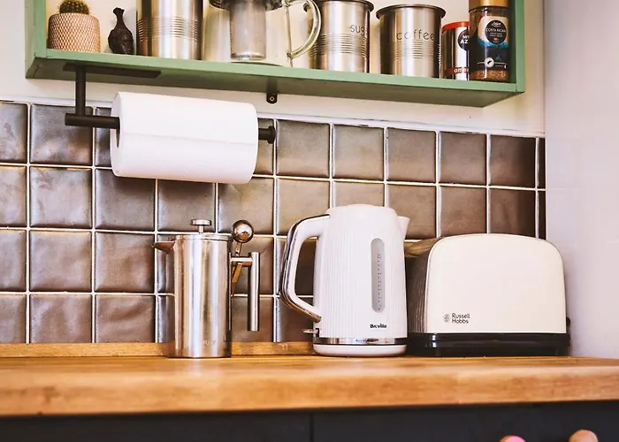 Family In Chapel Allerton Area - Peaceful Street, Free Parking